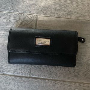 Black leather Tommy Hilfiger trifold wallet